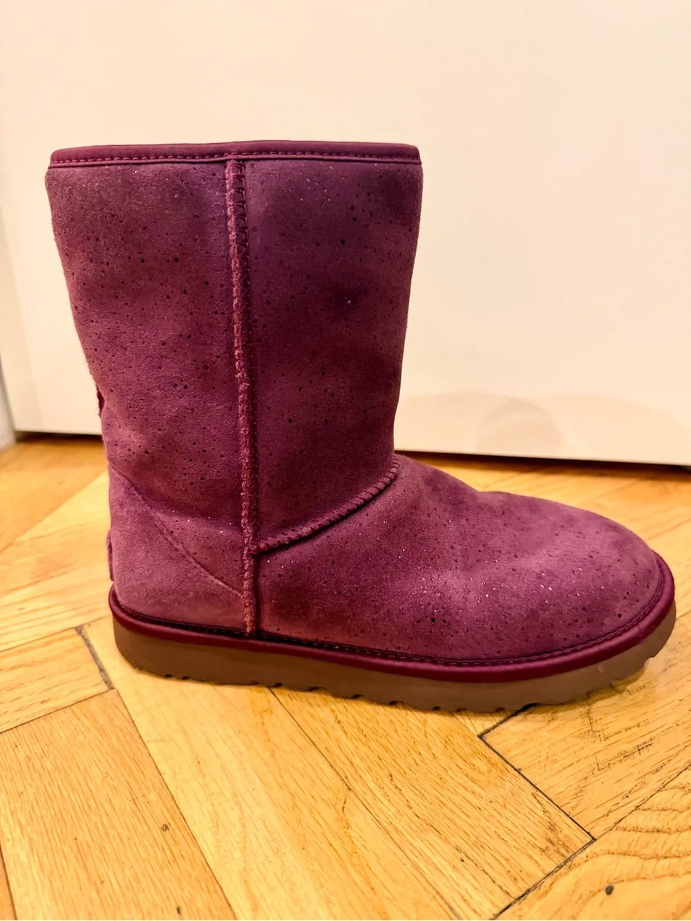 UGG Classic Short II Purple Sheepskin Suede Boots Size 7